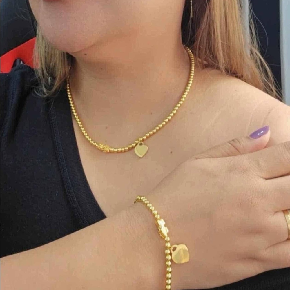 the Piao is 18karat Gold . the chain is made up of 10karat gold